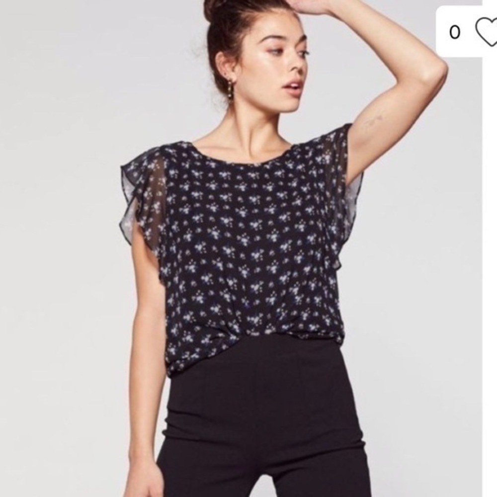 NWT Vince Camuto Floral Flutter Sleeve Blouse S - Picture 5 of 6